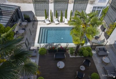 Cour intérieure et piscine