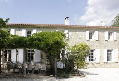 FAÇADE DE LA MAISON